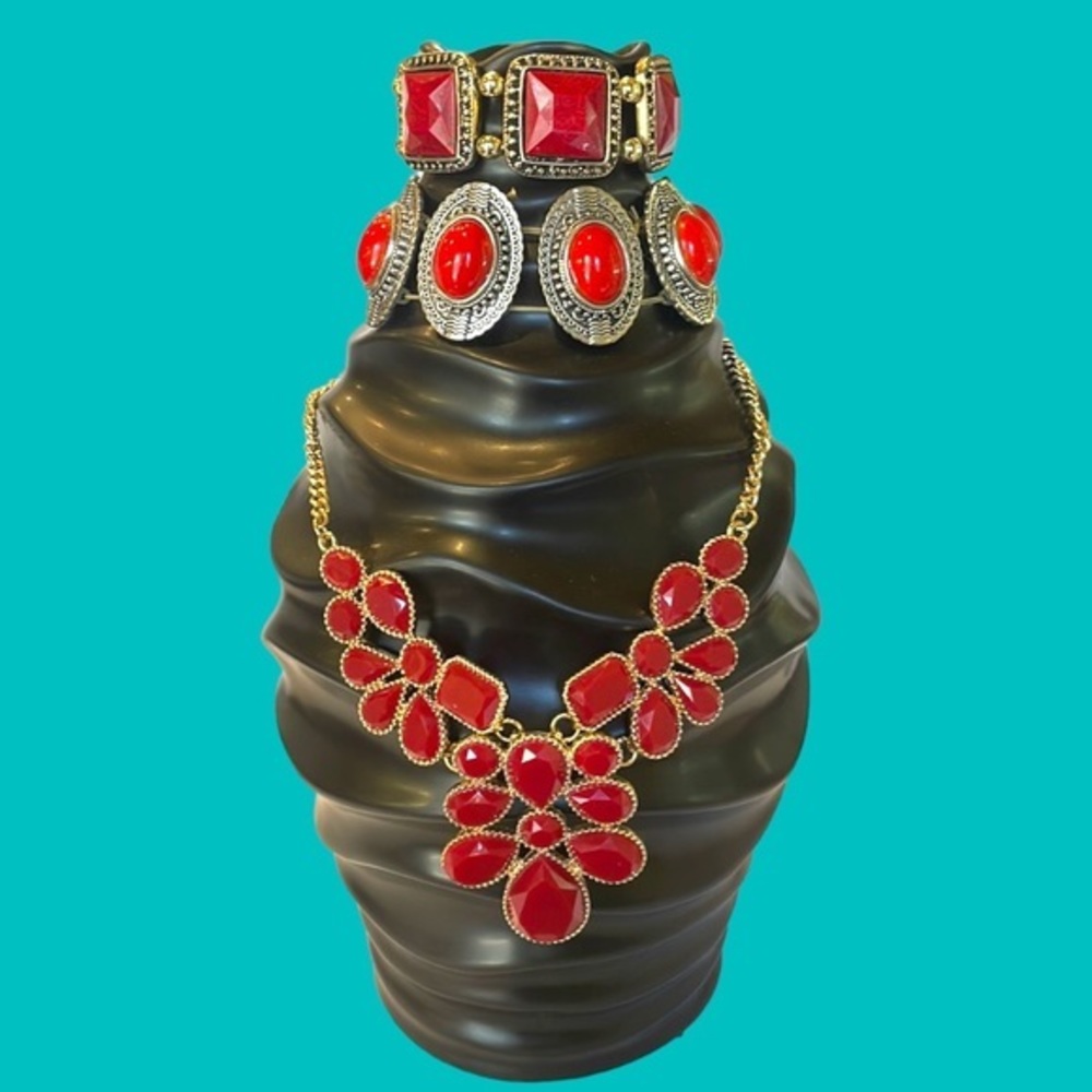 BUNDLE SET OF 3 RED STATEMENT NECKLACE WITH 2 RED STRETCHY BRACELETS‎
